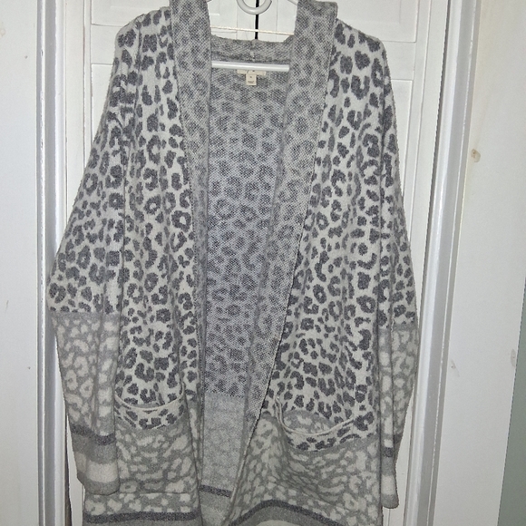 Style & Co. Gray and White Leopard Print Hooded Cardigan - Picture 7 of 7